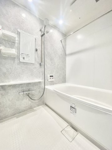 エンゼルハイム上野芝の浴室|落ち着いた空間のお風呂です