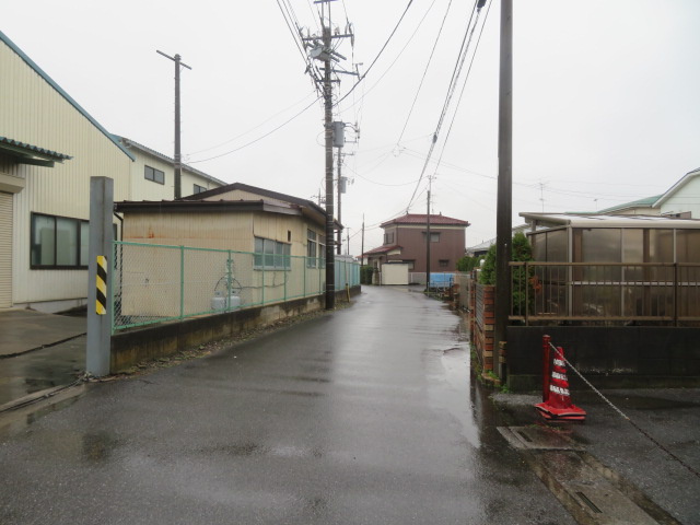 北葛飾郡松伏町大字大川戸の倉庫
