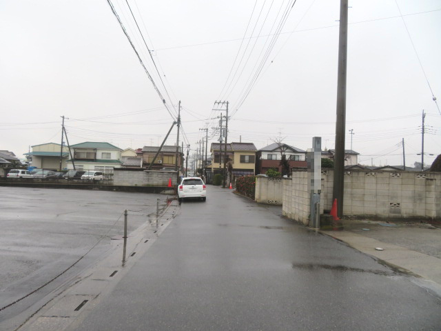 北葛飾郡松伏町大字大川戸の倉庫