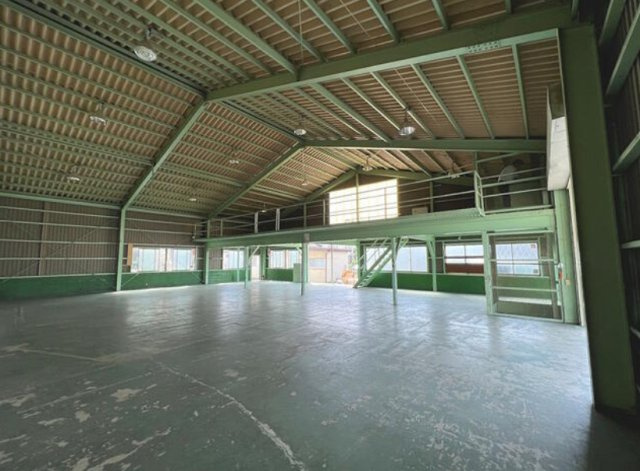 北葛飾郡松伏町大字大川戸の倉庫の内装