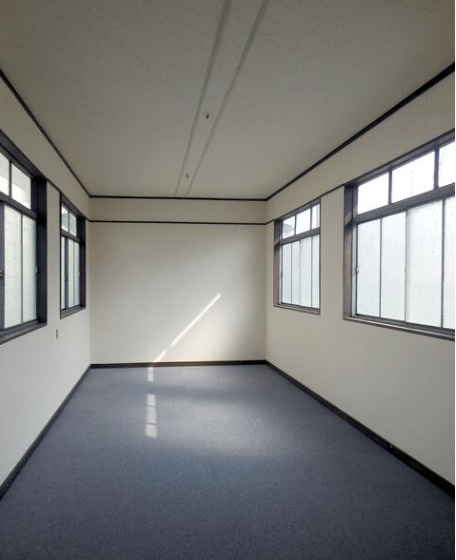 北葛飾郡松伏町大字大川戸の倉庫