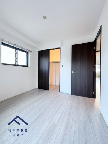  オープンレジデンシア春日原の洋室