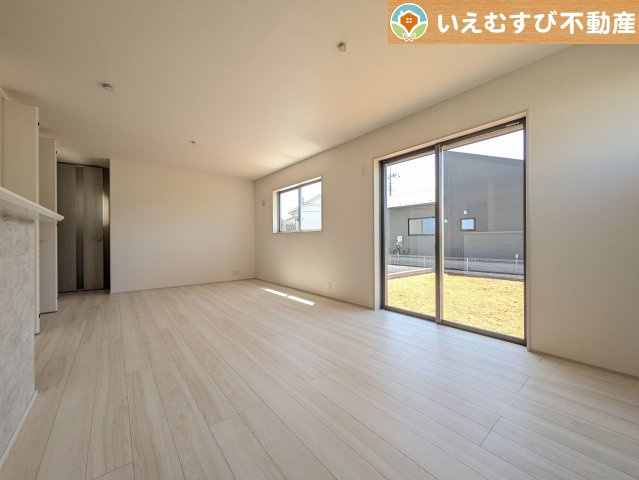 Livele Garden.S　寄居町富田の居間・リビング|ご家族みんながゆったりくつろげるリビング
ゆとりの空間でくつろいだり遊んだり、家族の時間が楽しみですね♪