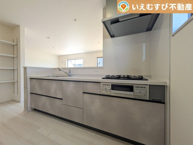 Livele Garden.S　寄居町富田のキッチン|機能性収納性に溢れるキッチン
収納もたっぷり付いていてすっきり片付く！毎日楽しくお料理が出来そうです！