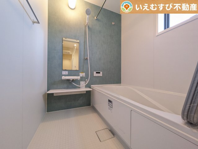 Livele Garden.S　寄居町富田の浴室|クールなグレーが高級感を演出
おしゃれな雰囲気の浴室。ゆとりの空間で一日の疲れをしっかりリセット♪