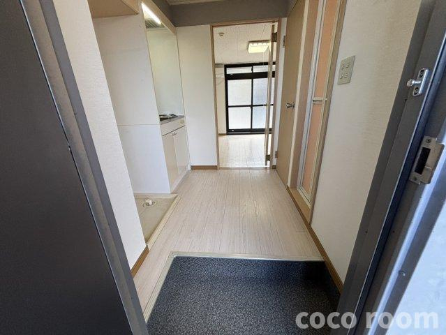 コンフォートイナリの玄関