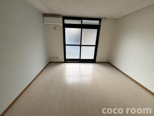 コンフォートイナリの居間・リビング