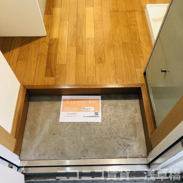 クイーンズコートの玄関