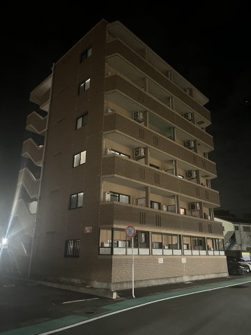 ラリーグラス２２の外観