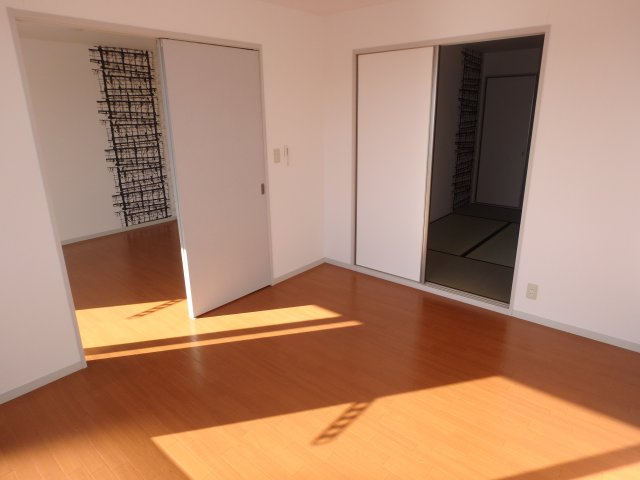 プリマリア南の洋室