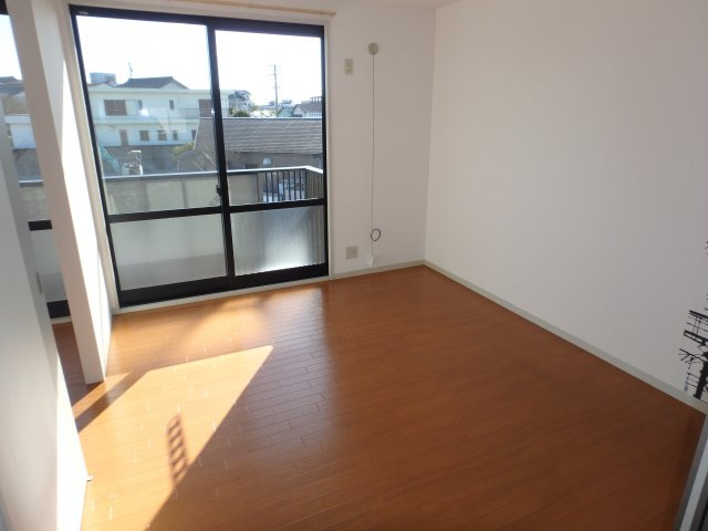 プリマリア南の洋室