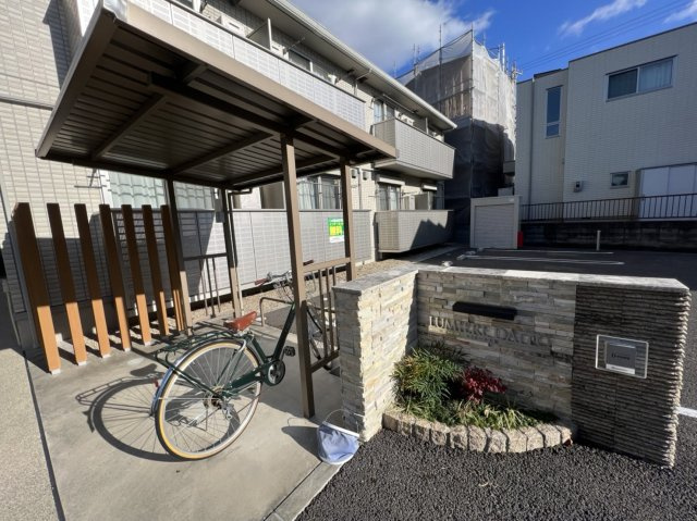 ルミエール大東のエントランス