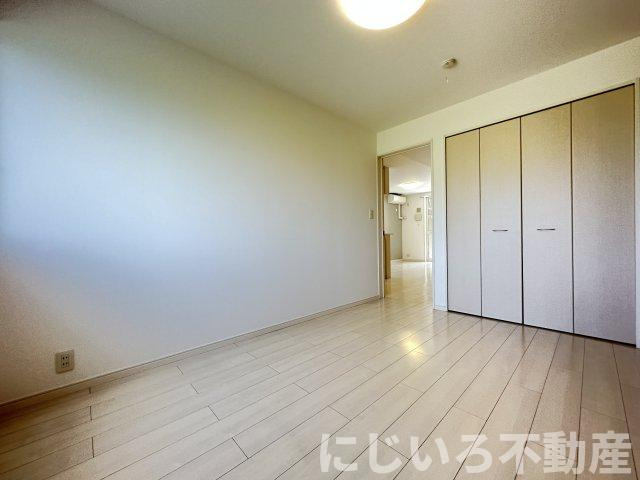 カネイコート日開野Ⅱの居間・リビング