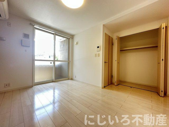 カネイコート日開野Ⅱの居間・リビング