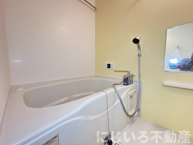 カネイコート日開野Ⅱの浴室
