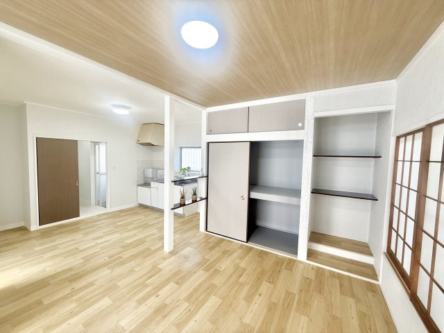 東松山市松葉町3丁目貸家の居間・リビング