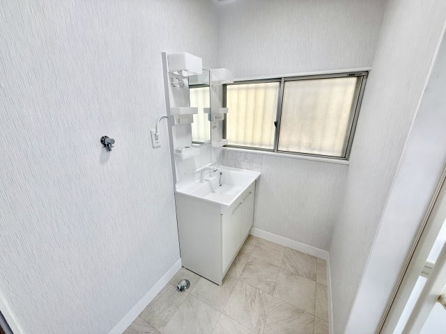 東松山市松葉町3丁目貸家の洗面所