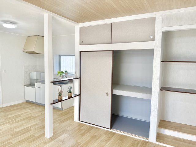 東松山市松葉町3丁目貸家の収納