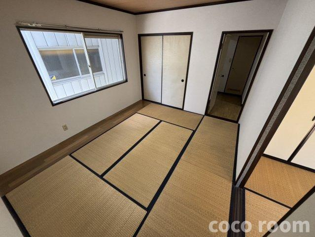 メゾンリバーサイドの和室