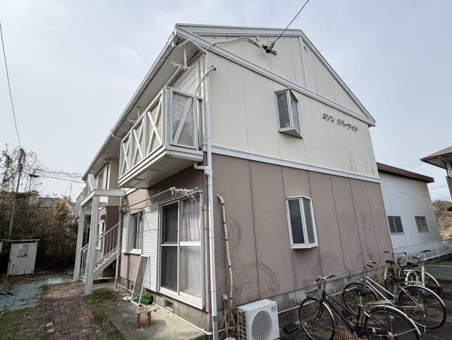 メゾンリバーサイドの外観