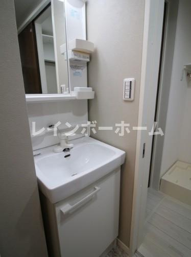 エクセラン東立石の洗面所