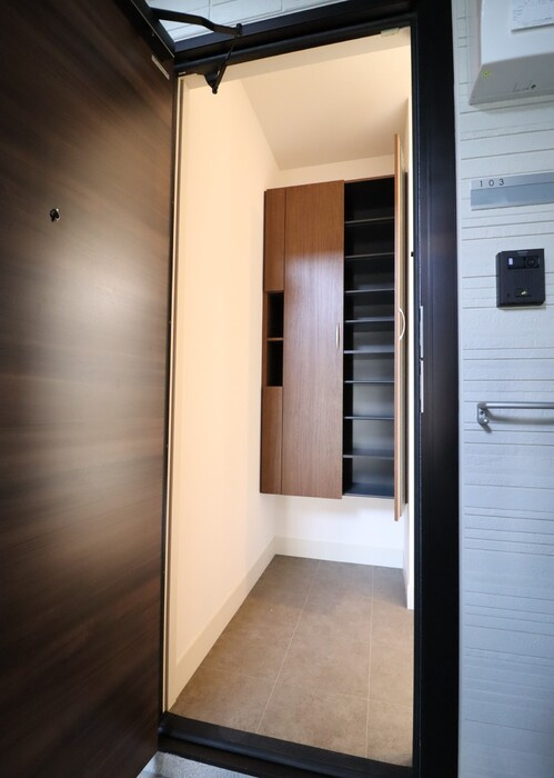 メゾン・アミティエの玄関