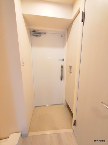 フォーリアライズ難波南レーヴ　仲介手数料無料の玄関