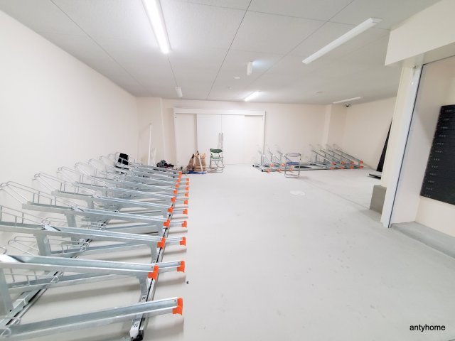 フォーリアライズ難波南レーヴ　仲介手数料無料の駐車場