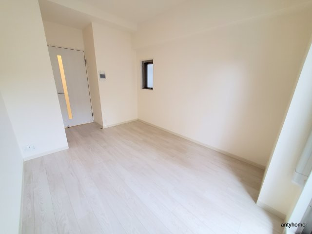 フォーリアライズ難波南レーヴ　仲介手数料無料の居間・リビング