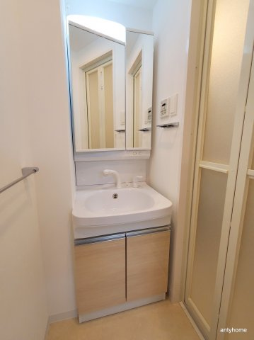 フォーリアライズ難波南レーヴ　仲介手数料無料の洗面所