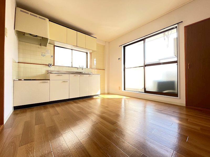 久野マンションの玄関