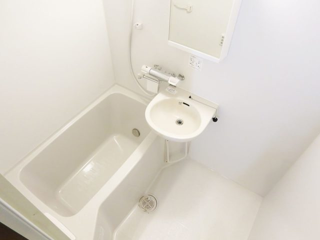 イースタイル江戸川の浴室|バス・トイレ別です！