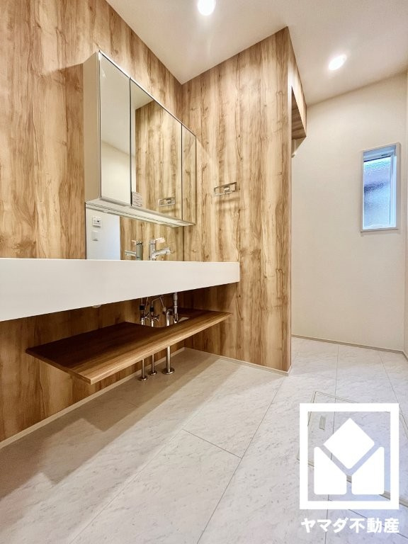 宇治市広野町小根尾　の洗面所