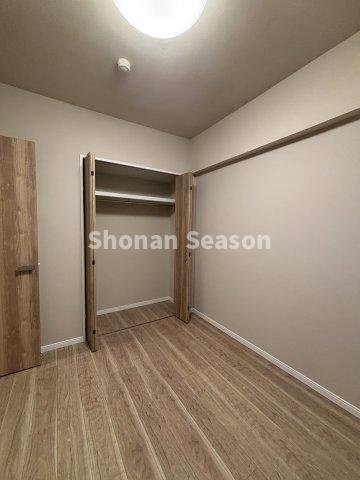 【洋室】 | お掃除ラクラクのフローリング仕様！