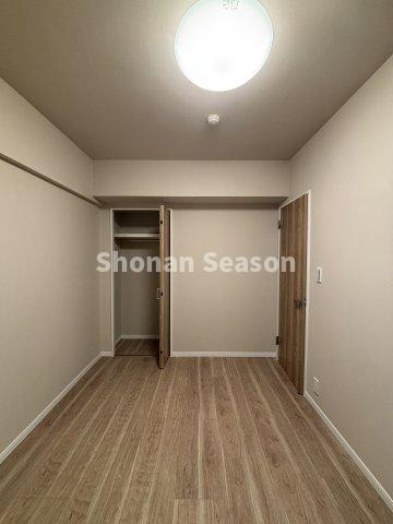 【洋室】 | 全室にクローゼットを備え、部屋が物であふれ返る心配が減らせます◎