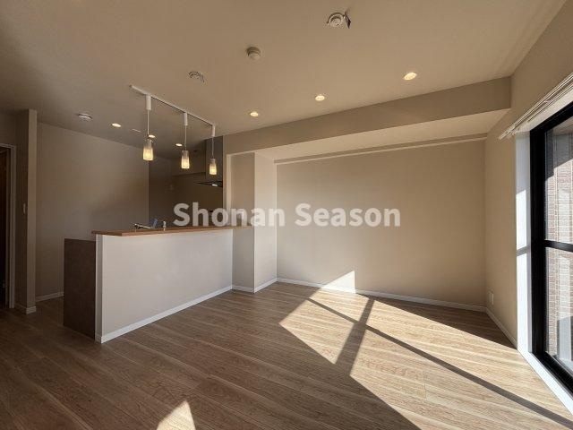 【居間・リビング】 | オシャレなダウンライトが料理中の手元を明るく照らしてくれます♪