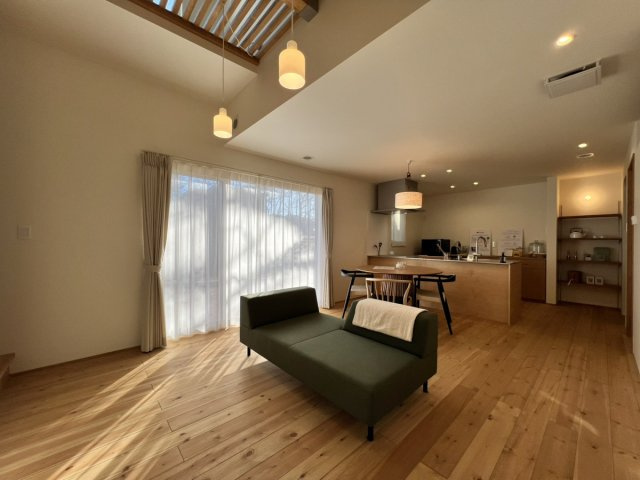 人吉市東間下町　建売住宅の居間・リビング