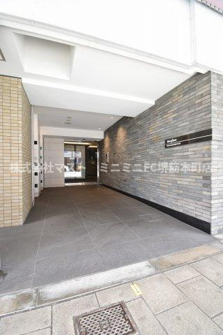 ファーストフィオーレ心斎橋イーストのエントランス