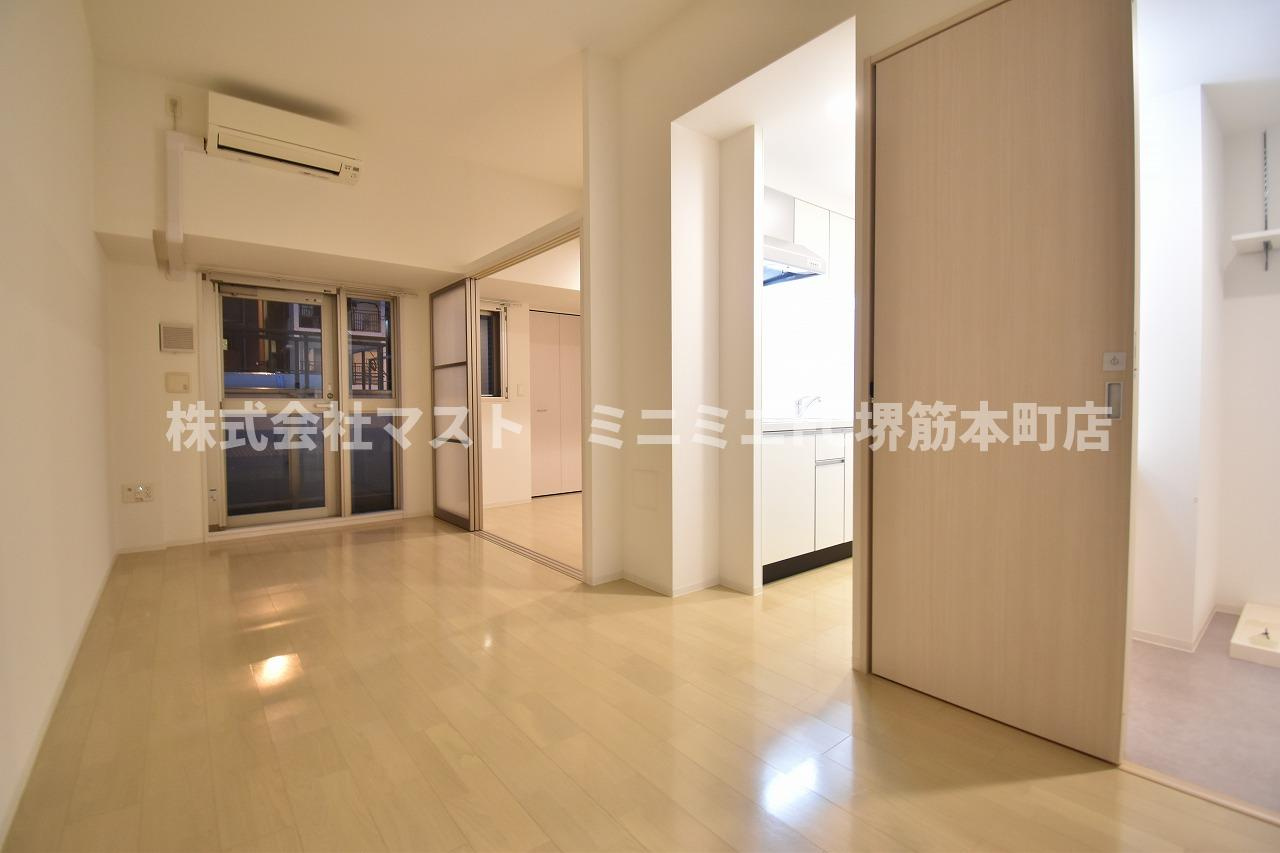 ファーストフィオーレ心斎橋イーストの居間・リビング