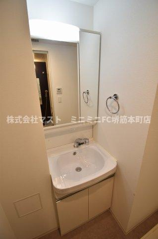 ファーストフィオーレ心斎橋イーストの洗面所