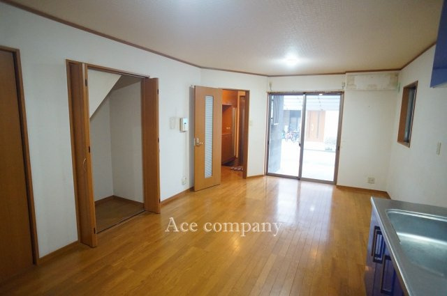 【居間・リビング】 | 東大阪市荒川1丁目 | 【LDK：約13帖】