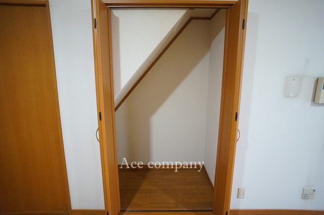 【収納】 | 東大阪市荒川1丁目 | キッチン背面にある階段下収納です♪