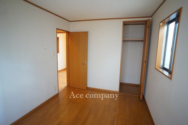 【子供部屋】 | 東大阪市荒川1丁目 | 【2階：中央洋室6帖】クローゼット完備です♪