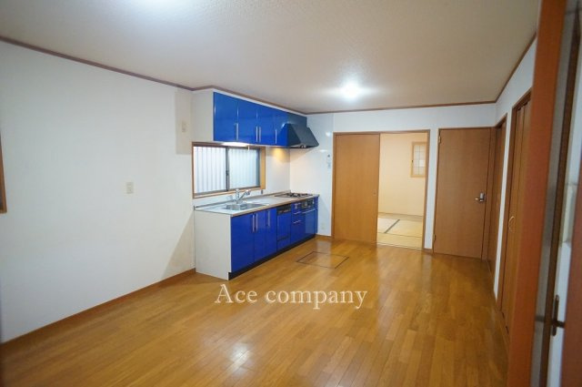 【居間・リビング】 | 東大阪市荒川1丁目 | 【LDK：約13帖】