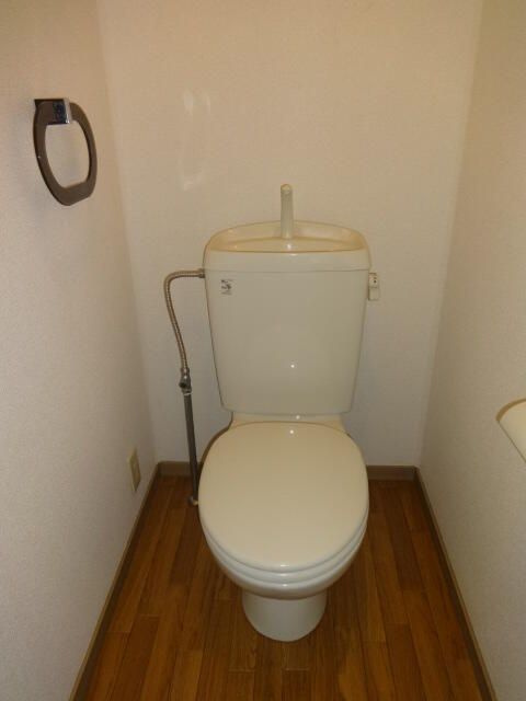 横浜市金沢区六浦東２丁目のアパートのトイレ