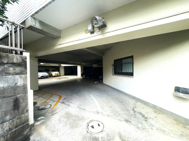 レジデンス高宮の駐車場|駐車場です☆