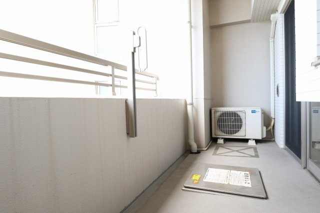 サヴォイザ・セントラルガーデン　９階のバルコニー|別号室の写真です。現状優先になります。