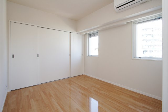 サヴォイザ・セントラルガーデン　９階の居間・リビング|別号室の写真です。現状優先になります。