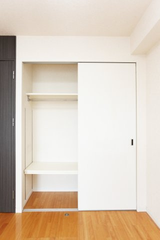 サヴォイザ・セントラルガーデン　９階の収納|別号室の写真です。現状優先になります。