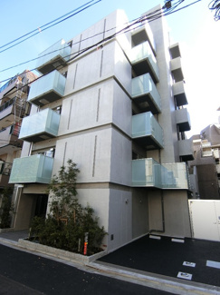 【外観】 | 鉄筋コンクリート造のがっちりとした建物。